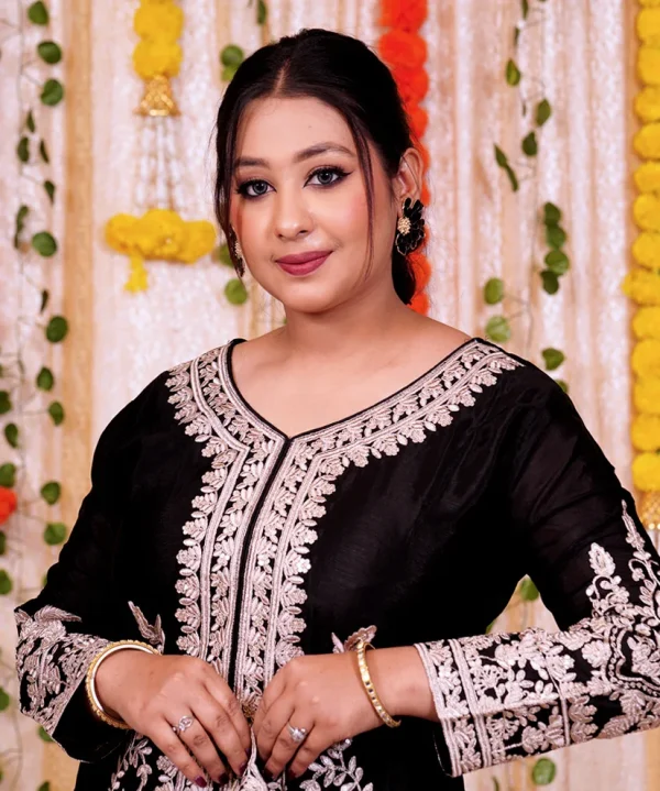 Black Embroidered Kurta Set with Dupatta Timeless Elegance Redefined
