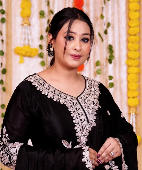 Black Embroidered Kurta Set with Dupatta Timeless Elegance Redefined