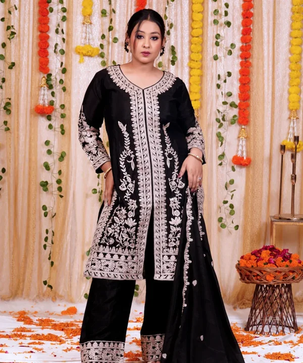 Black Embroidered Kurta Set with Dupatta Timeless Elegance Redefined